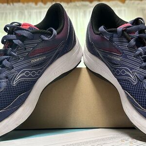 Saucony Women's Athletic Shoes - Navy and Magenta